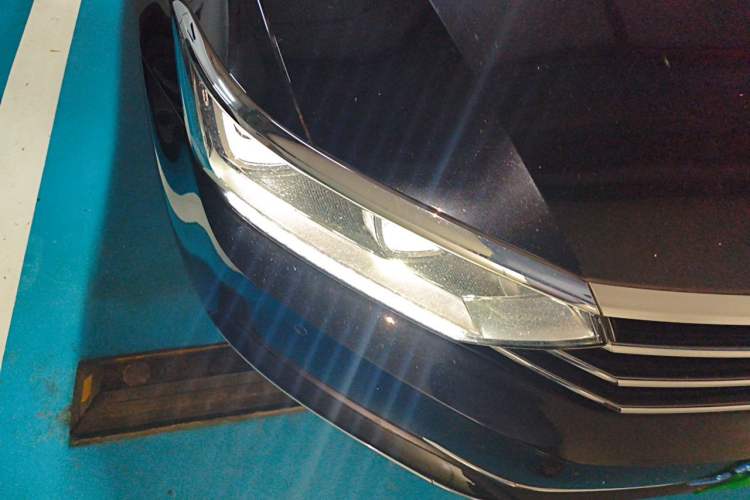Used Volkswagen Magotan 2019 330TSI DSG Leading Model China VI Standard Right Front Headlight