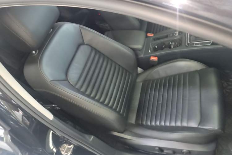 Used Volkswagen Magotan 2019 330TSI DSG Leading Edition China V Standard Right Front Seat