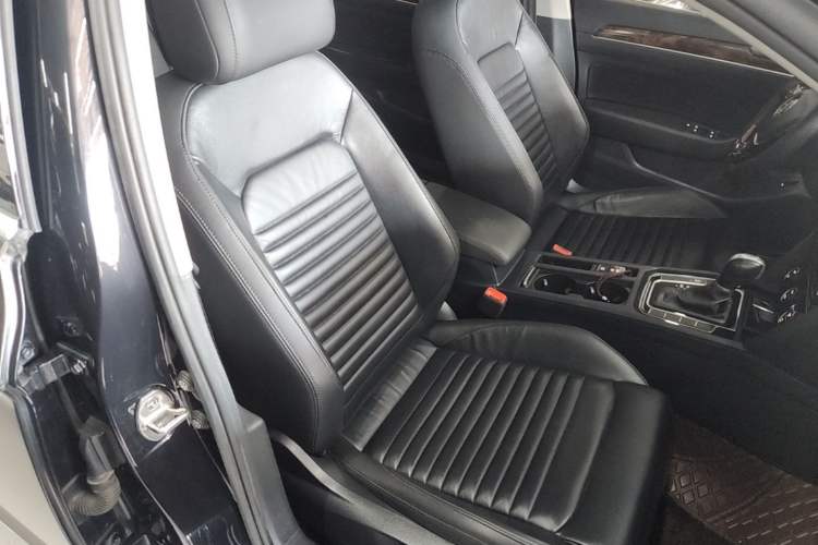 Used Volkswagen Magotan 2019 330TSI DSG Luxury Model China V Standard Right Front Seat
