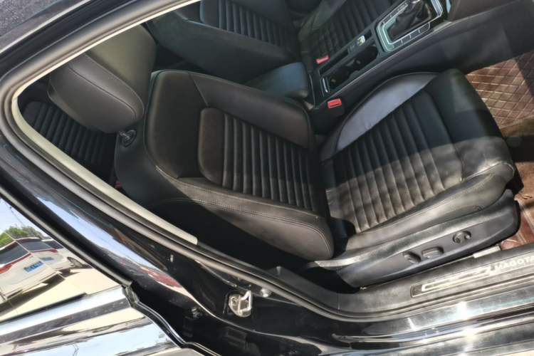 Used Volkswagen Magotan 2019 330TSI DSG Leading Edition China V Standard Right Front Seat