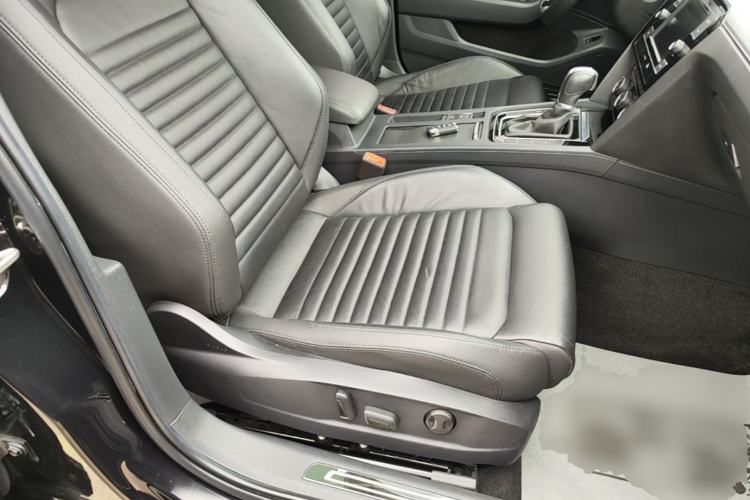 Used Volkswagen Magotan 2019 330TSI DSG Leading Model China VI Standard Right Front Seat