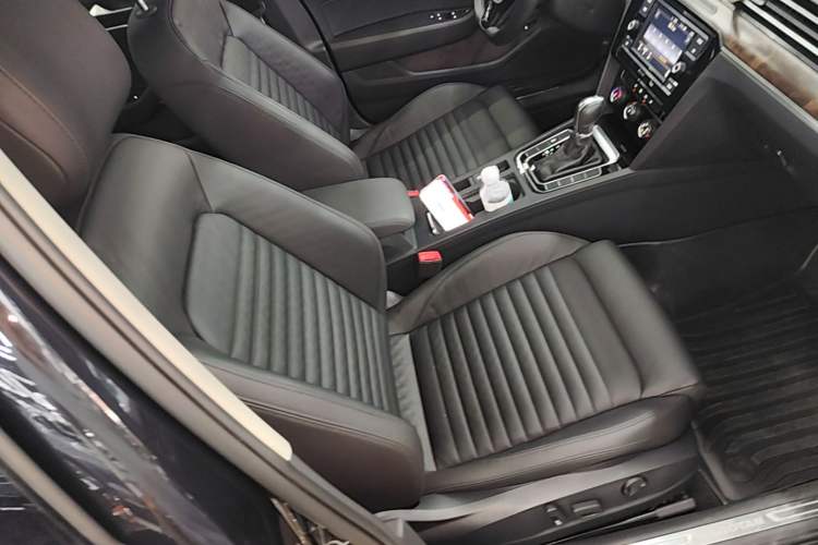 Used Volkswagen Magotan 2019 330TSI DSG Leading Model China VI Standard Right Front Seat