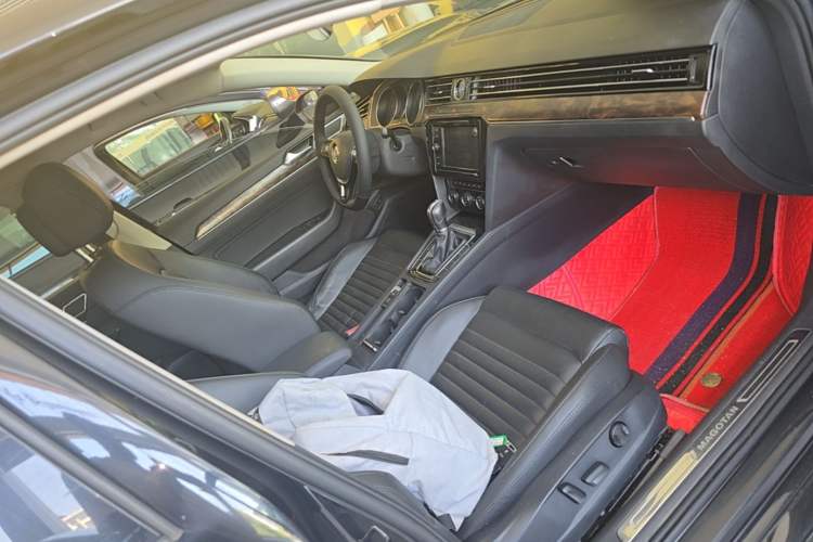 Used Volkswagen Magotan 2019 330TSI DSG Luxury Version China VI Standard Right Front Seat