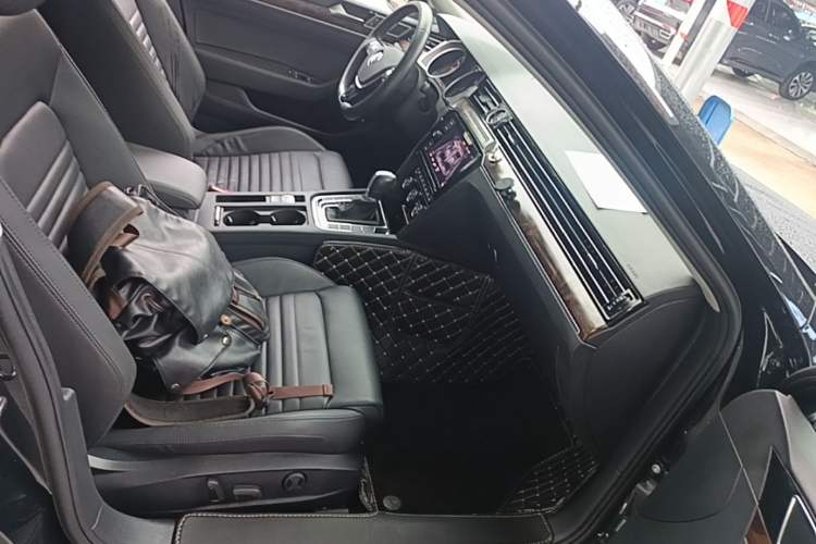 Used Volkswagen Magotan 2019 330TSI DSG Luxury Model China V Standard Right Front Seat