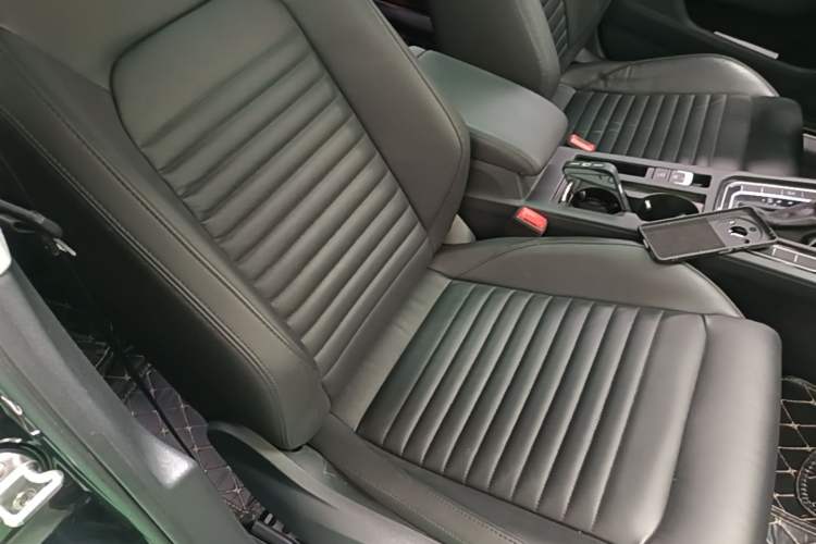 Used Volkswagen Magotan 2019 330TSI DSG Leading Edition China V Standard Right Front Seat