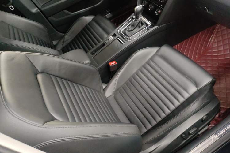 Used Volkswagen Magotan 2019 330TSI DSG Leading Model China VI Standard Right Front Seat