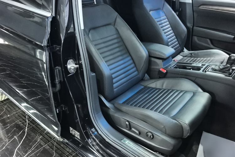 Used Volkswagen Magotan 2019 330TSI DSG Luxury Version China VI Standard Right Front Seat