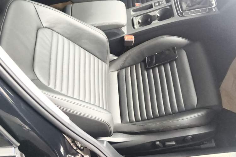 Used Volkswagen Magotan 2019 330TSI DSG Leading Model China VI Standard Right Front Seat