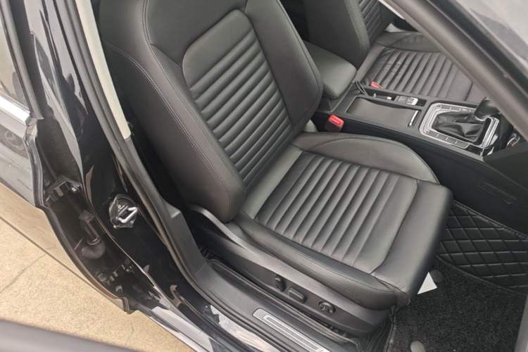 Used Volkswagen Magotan 2019 330TSI DSG Leading Model China VI Standard Right Front Seat