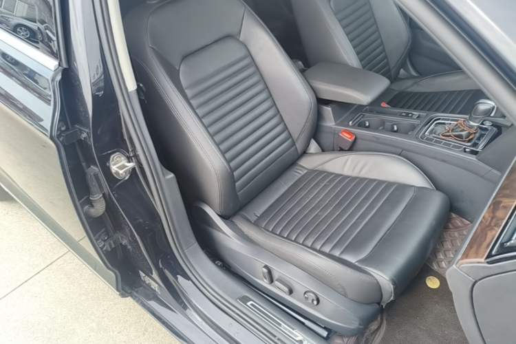 Used Volkswagen Magotan 2019 330TSI DSG Leading Model China VI Standard Right Front Seat
