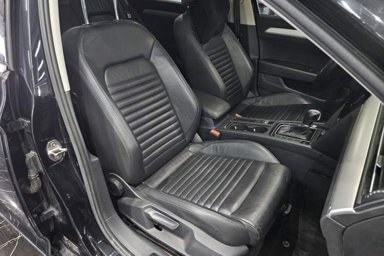 Used Volkswagen Magotan 2019 280TSI DSG Comfort Model China V Standard Right Front Seat