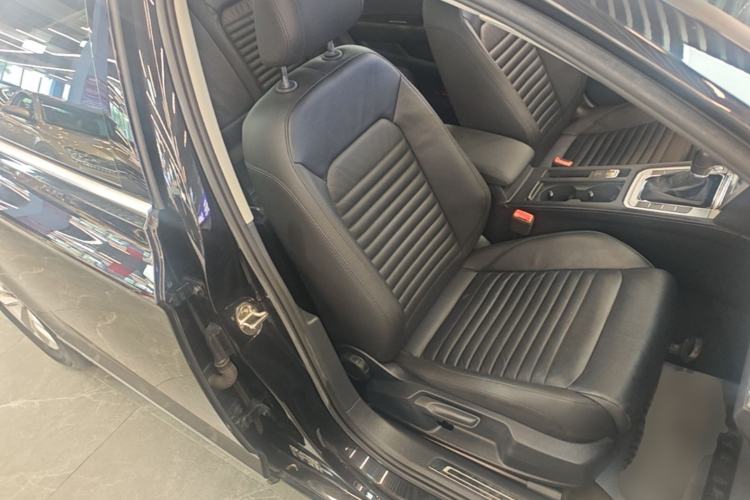 Used Volkswagen Magotan 2019 280TSI DSG Comfort Model China VI Standard Right Front Seat
