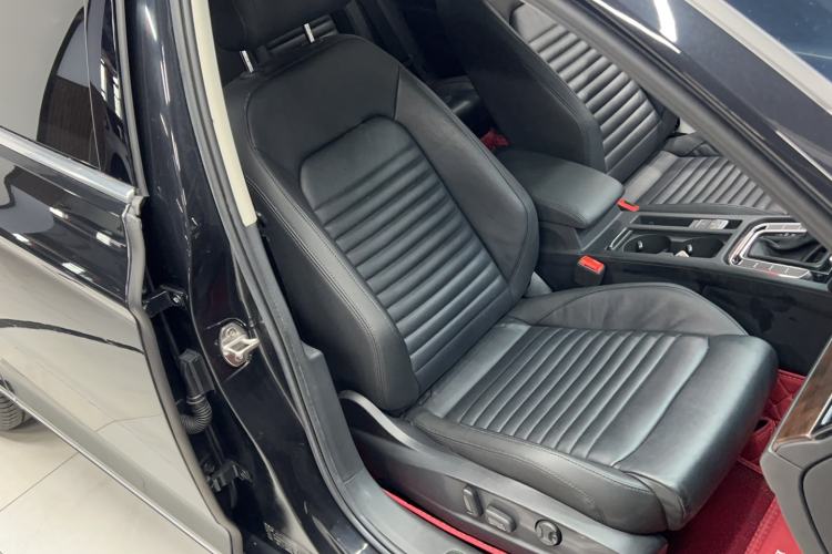 Used Volkswagen Magotan 2019 330TSI DSG Luxury Model China V Standard Right Front Seat