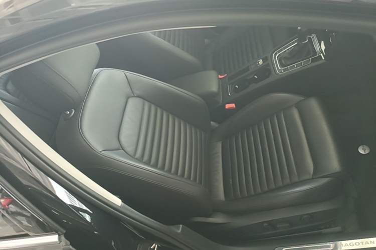 Used Volkswagen Magotan 2019 330TSI DSG Leading Model China VI Standard Right Front Seat