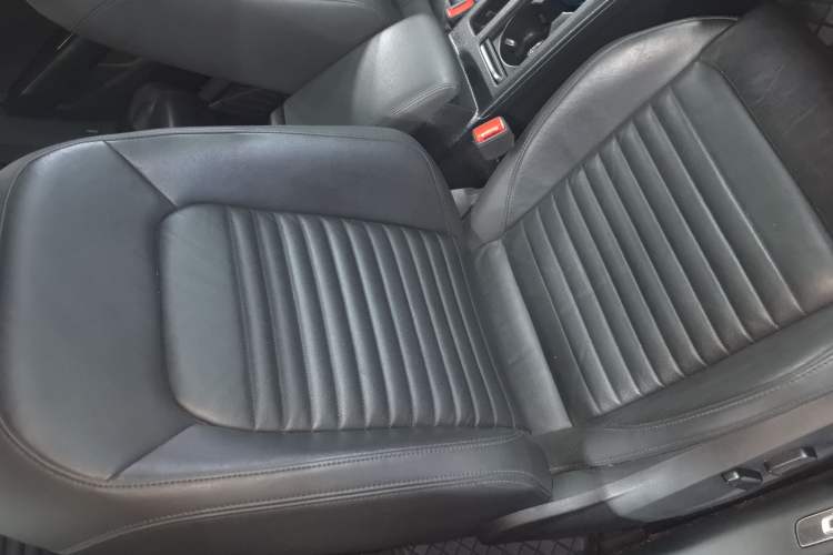 Used Volkswagen Magotan 2019 330TSI DSG Luxury Version China VI Standard Right Front Seat