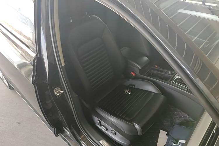 Used Volkswagen Magotan 2019 330TSI DSG Leading Model China VI Standard Right Front Seat