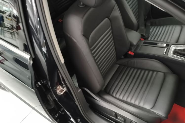 Used Volkswagen Magotan 2019 330TSI DSG Luxury Model China V Standard Right Front Seat