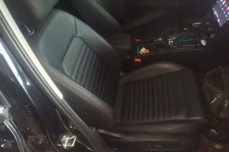 Used Volkswagen Magotan 2019 330TSI DSG Leading Model China VI Standard Right Front Seat