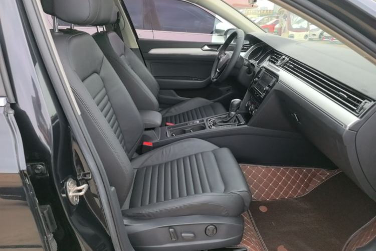 Used Volkswagen Magotan 2019 330TSI DSG Leading Model China VI Standard Right Front Seat
