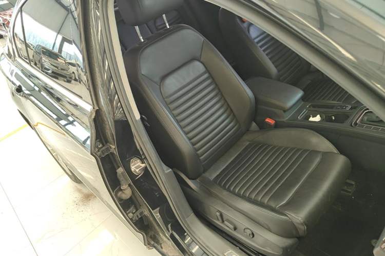 Used Volkswagen Magotan 2019 330TSI DSG Luxury Model China V Standard Right Front Seat