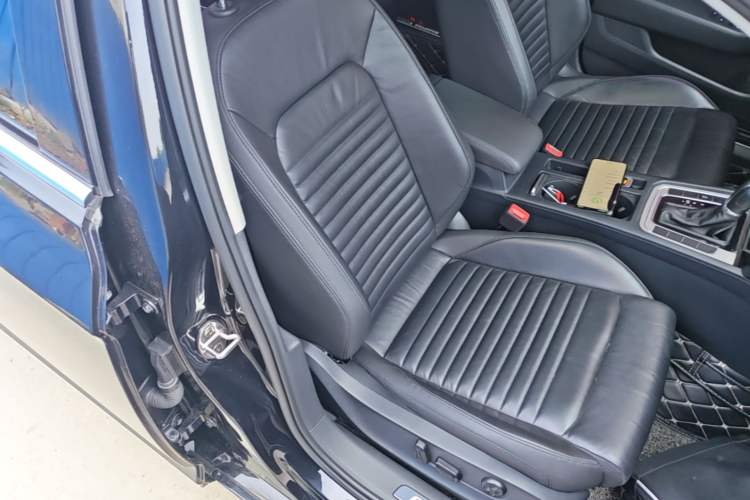 Used Volkswagen Magotan 2019 280TSI DSG Comfort Model China VI Standard Right Front Seat