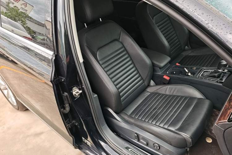 Used Volkswagen Magotan 2019 330TSI DSG Leading Model China VI Standard Right Front Seat