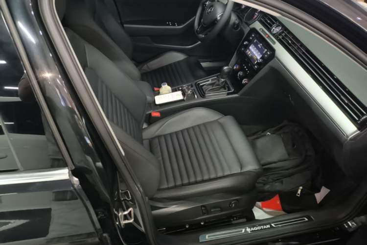 Used Volkswagen Magotan 2019 330TSI DSG Leading Model China VI Standard Right Front Seat