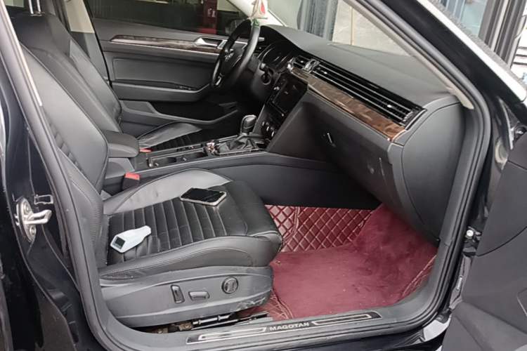 Used Volkswagen Magotan 2019 330TSI DSG Luxury Model China V Standard Right Front Seat