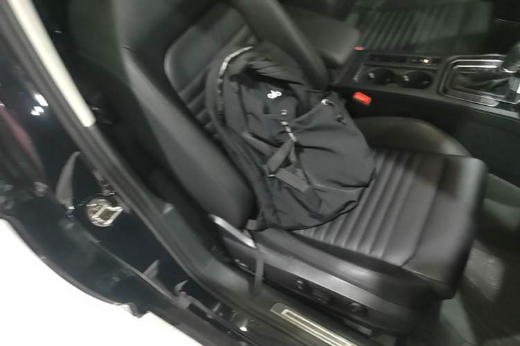 Used Volkswagen Magotan 2019 330TSI DSG Luxury Version China VI Standard Right Front Seat