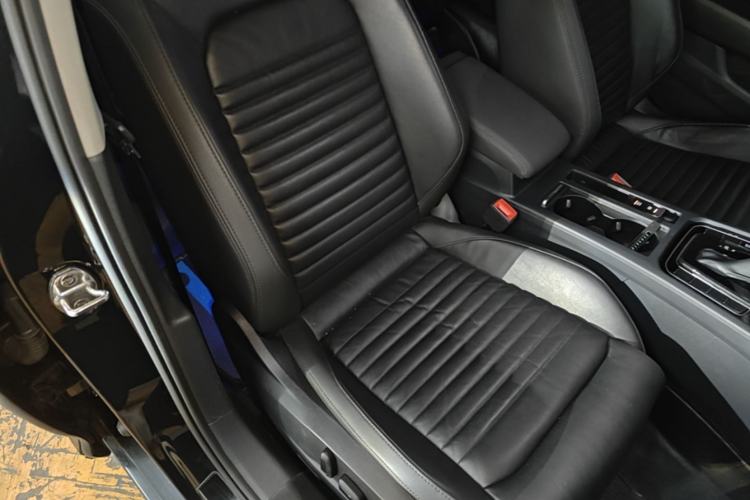 Used Volkswagen Magotan 2019 330TSI DSG Luxury Model China V Standard Right Front Seat