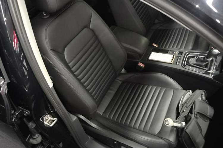 Used Volkswagen Magotan 2019 330TSI DSG Leading Model China VI Standard Right Front Seat
