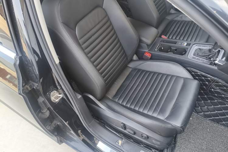 Used Volkswagen Magotan 2019 330TSI DSG Leading Edition China V Standard Right Front Seat