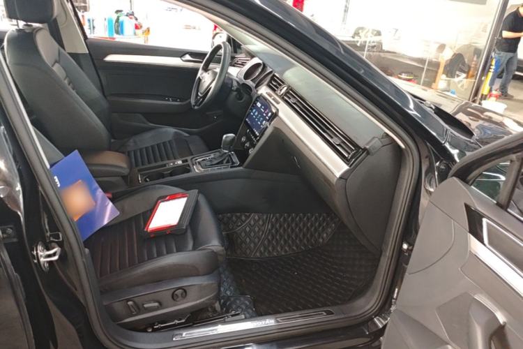 Used Volkswagen Magotan 2019 330TSI DSG Leading Edition China V Standard Right Front Seat