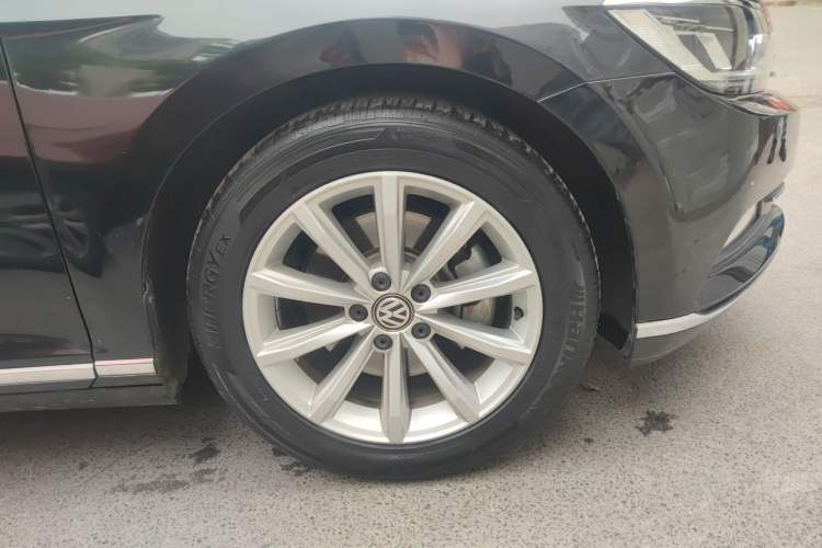 Used Volkswagen Magotan 2019 330TSI DSG Leading Edition China V Standard Right Front Wheel Hub