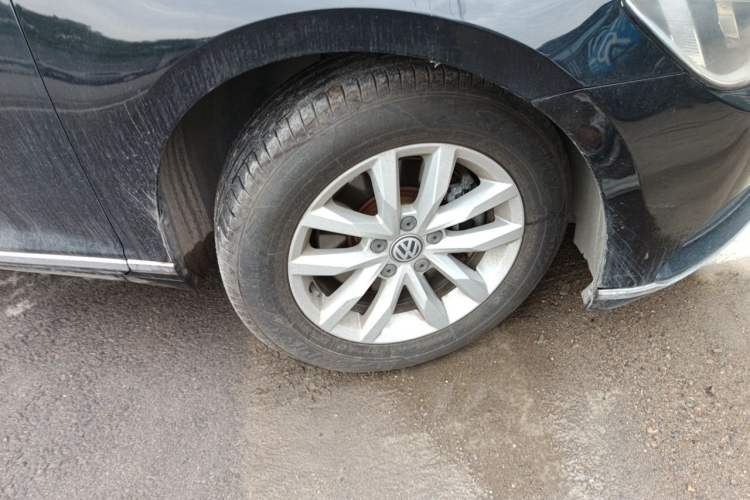 Used Volkswagen Magotan 2019 280TSI DSG Comfort Model China V Standard Right Front Wheel Hub