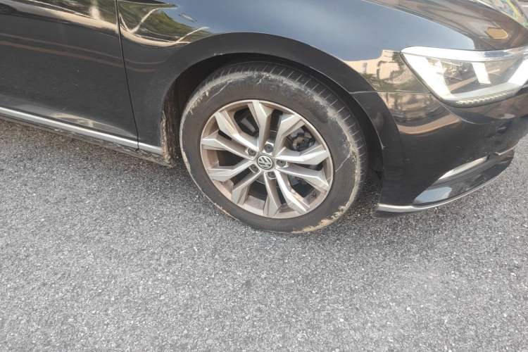 Used Volkswagen Magotan 2019 330TSI DSG Luxury Model China V Standard Right Front Wheel Hub