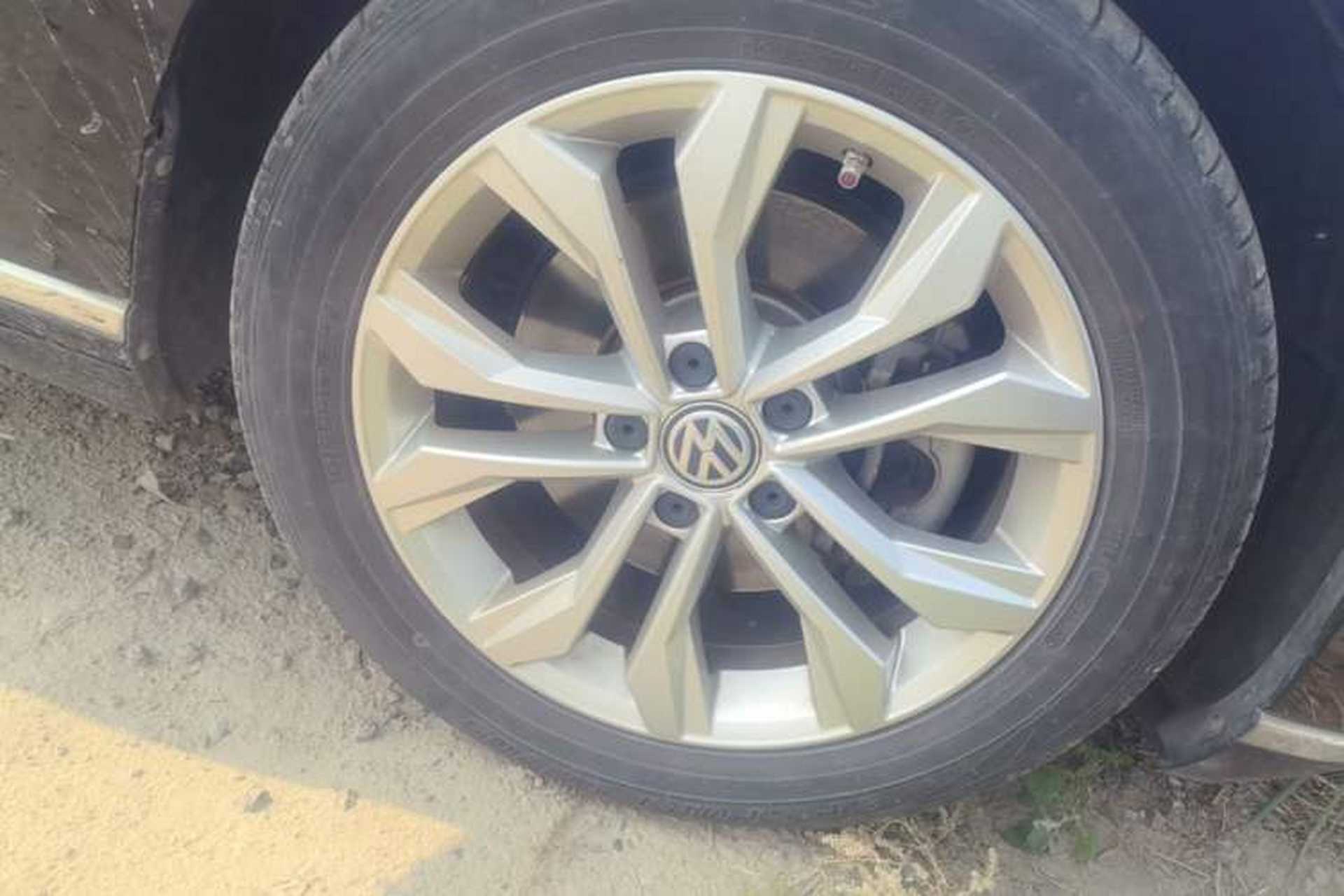 Used Volkswagen Magotan 2019 330TSI DSG Luxury Model China V Standard Right Front Wheel Hub