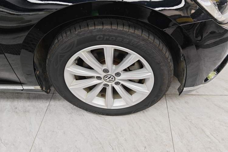 Used Volkswagen Magotan 2019 330TSI DSG Leading Edition China V Standard Right Front Wheel Hub