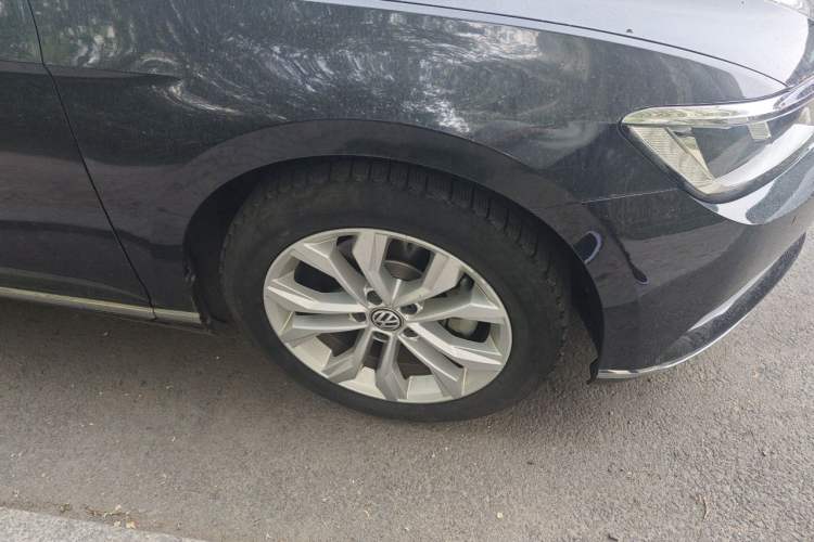 Used Volkswagen Magotan 2019 330TSI DSG Luxury Model China V Standard Right Front Wheel Hub