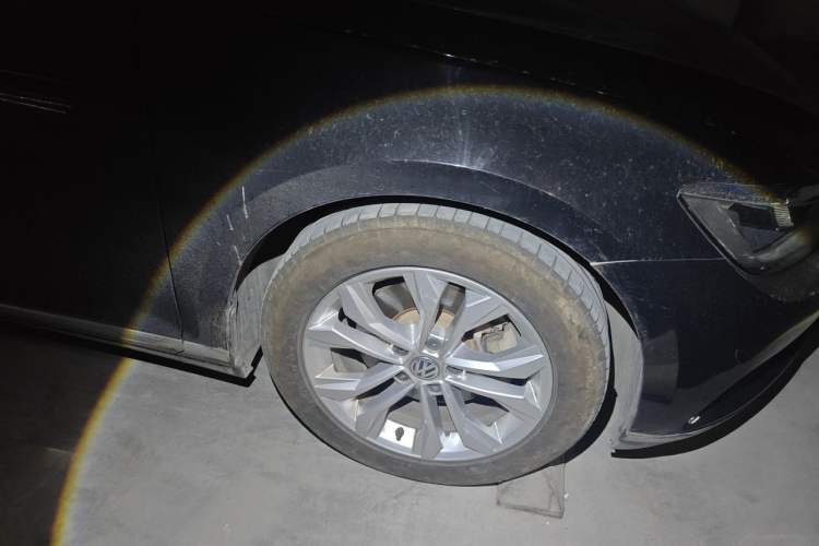 Used Volkswagen Magotan 2019 380TSI DSG Luxury Version China VI Standard Right Front Wheel Hub