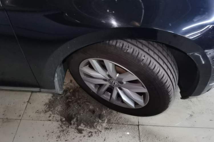 Used Volkswagen Magotan 2019 280TSI DSG Comfort Model China V Standard Right Front Wheel Hub