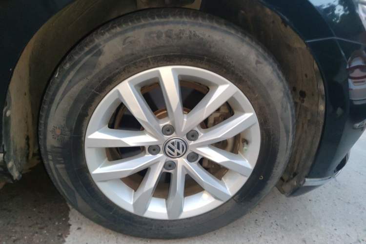 Used Volkswagen Magotan 2019 280TSI DSG Comfort Model China VI Standard Right Front Wheel Hub