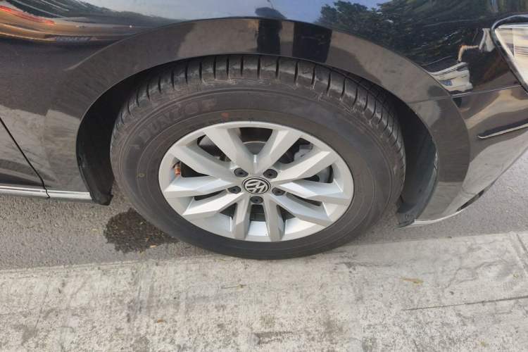 Used Volkswagen Magotan 2019 280TSI DSG Comfort Model China V Standard Right Front Wheel Hub