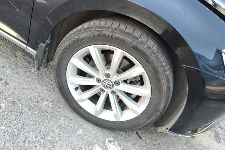 Used Volkswagen Magotan 2019 330TSI DSG Leading Edition China V Standard Right Front Wheel Hub