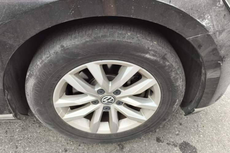 Used Volkswagen Magotan 2019 280TSI DSG Comfort Model China V Standard Right Front Wheel Hub