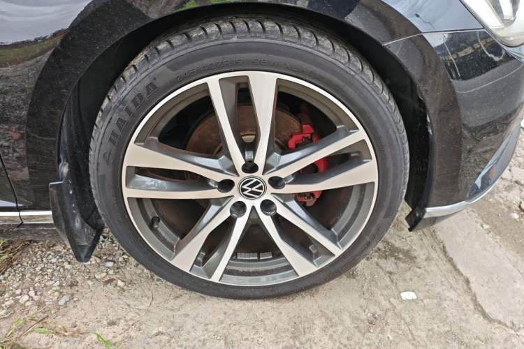 Used Volkswagen Magotan 2019 330TSI DSG Luxury Model China V Standard Right Front Wheel Hub