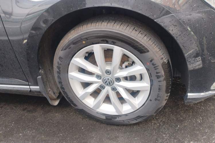 Used Volkswagen Magotan 2019 280TSI DSG Comfort Model China V Standard Right Front Wheel Hub
