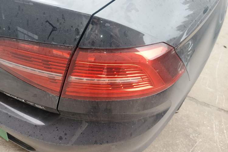 Used Volkswagen Magotan 2019 380TSI DSG Prestige Model China V Standard Right Rear Taillight