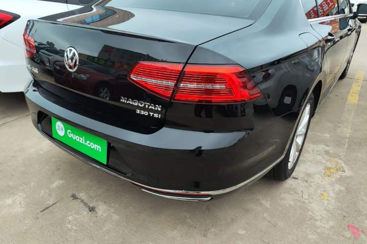 Used Volkswagen Magotan 2019 330TSI DSG Leading Model China VI Standard Right Rear Taillight