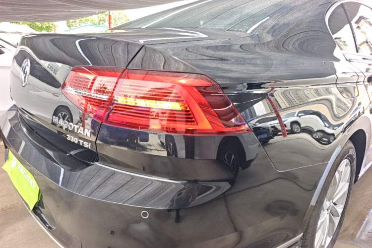 Used Volkswagen Magotan 2019 330TSI DSG Luxury Version China VI Standard Right Rear Taillight